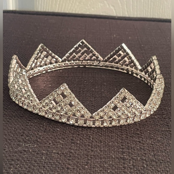 Tiara - Picture 2 of 3